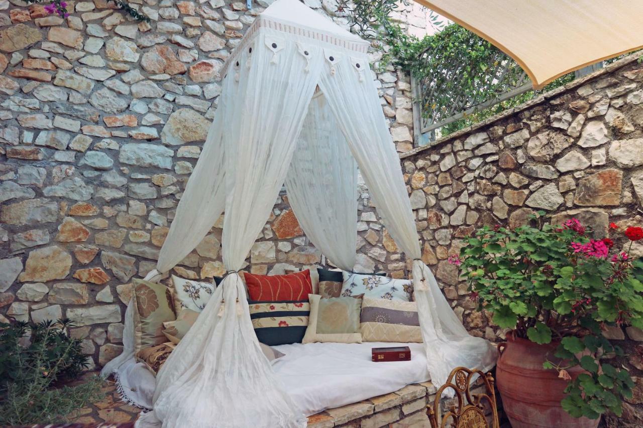 Opera House Paxos Hotel ไกออส ภายนอก รูปภาพ
