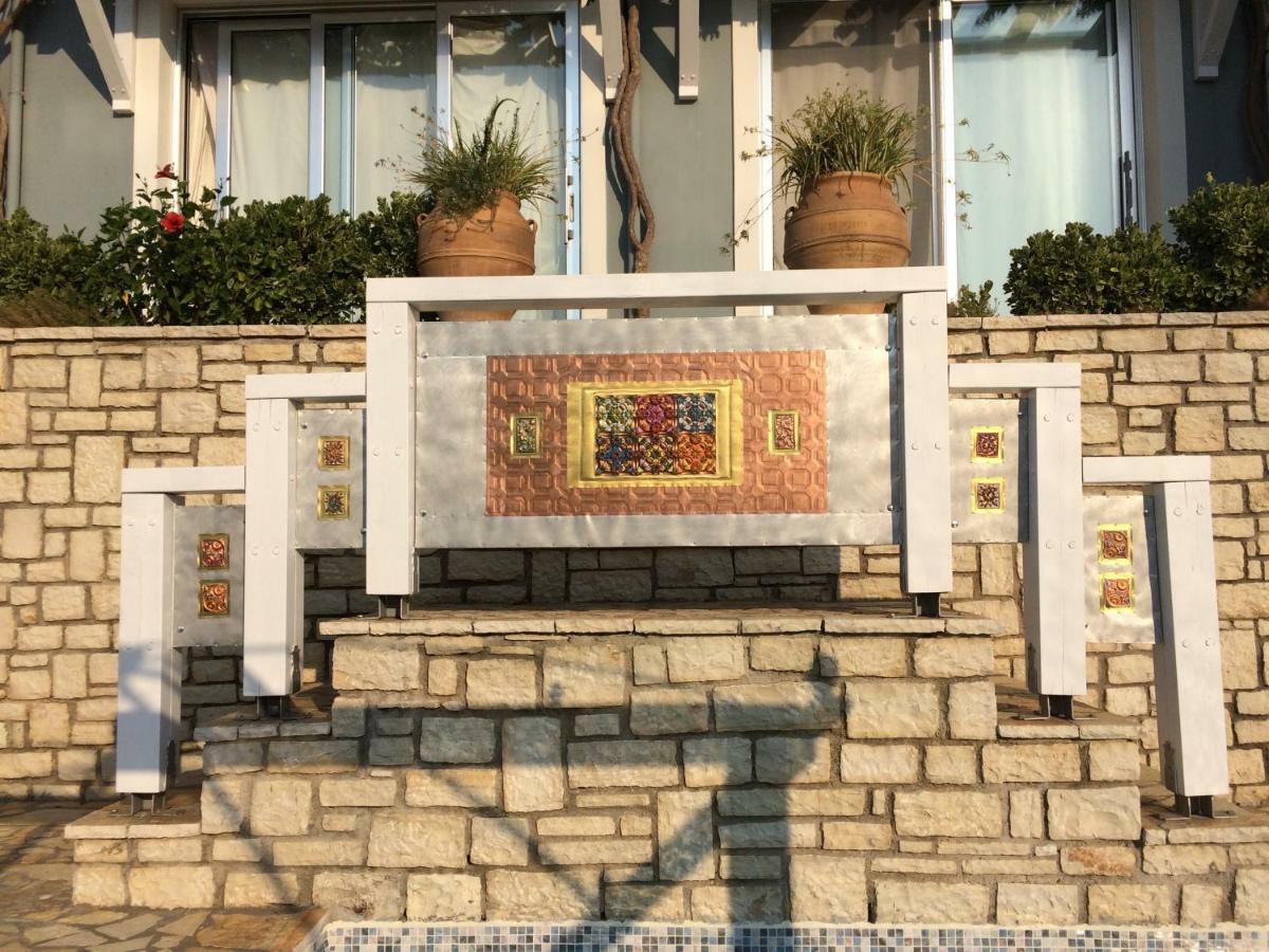Opera House Paxos Hotel ไกออส ภายนอก รูปภาพ
