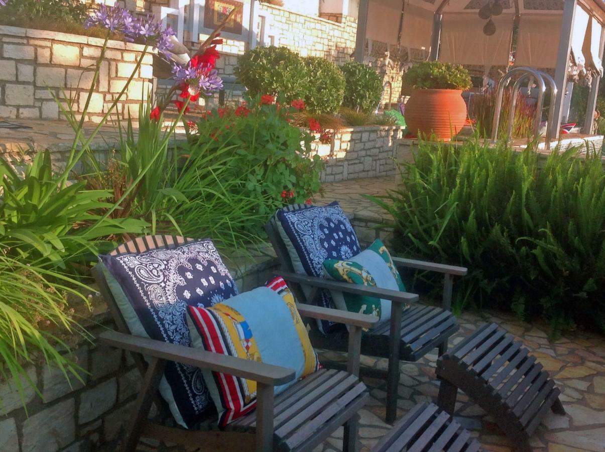 Opera House Paxos Hotel ไกออส ภายนอก รูปภาพ