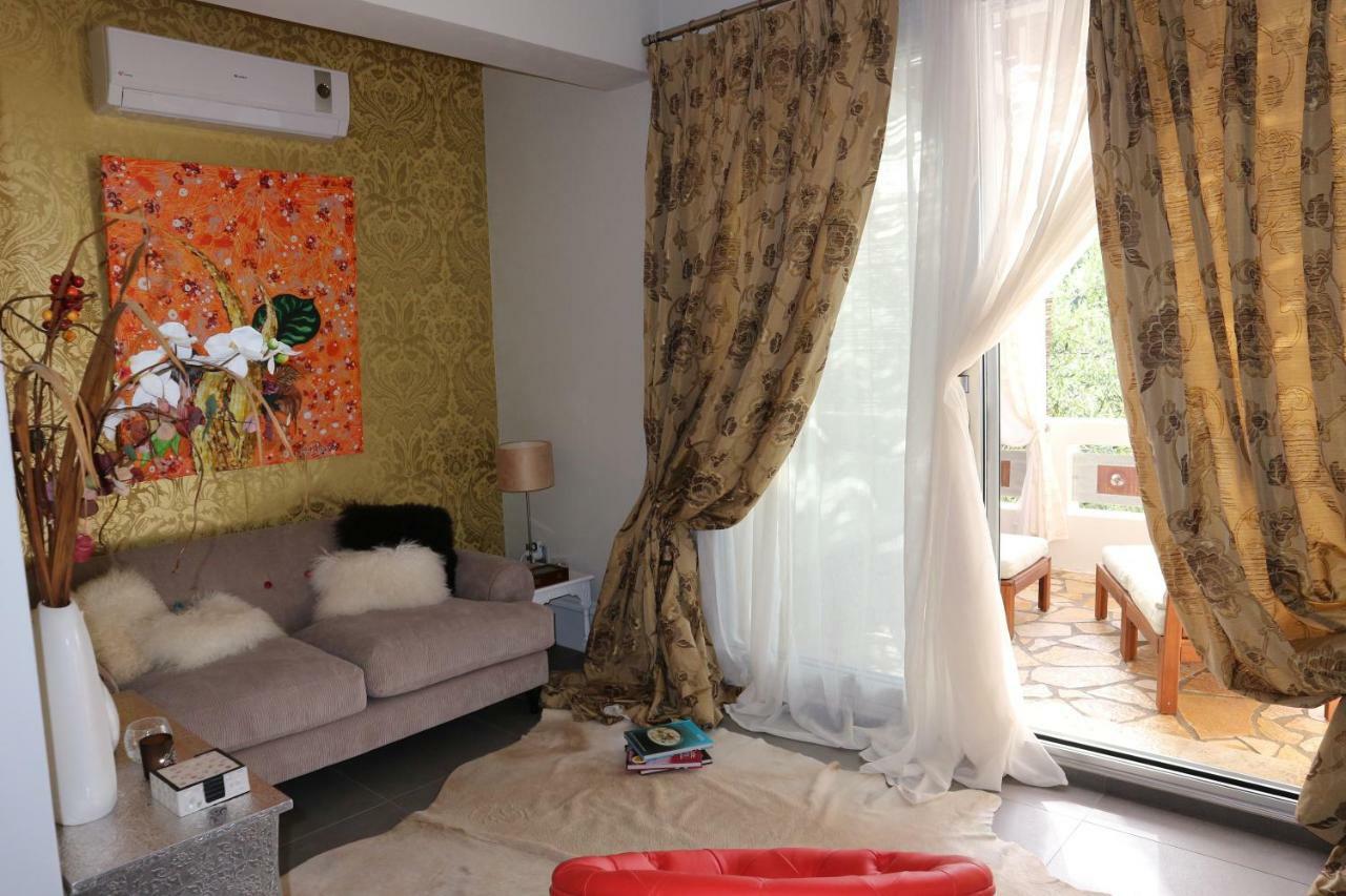 Opera House Paxos Hotel ไกออส ภายนอก รูปภาพ
